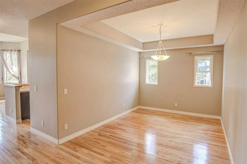 12 Straddock Villas SW, Strathcona Park — interior photo 5