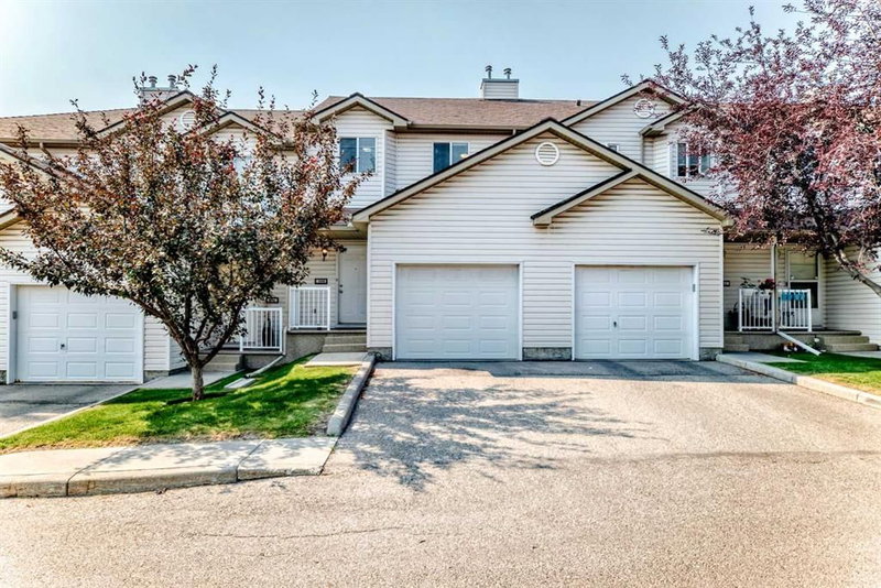 108 Douglas Glen Park SE, Douglasdale/Glen — interior photo 5