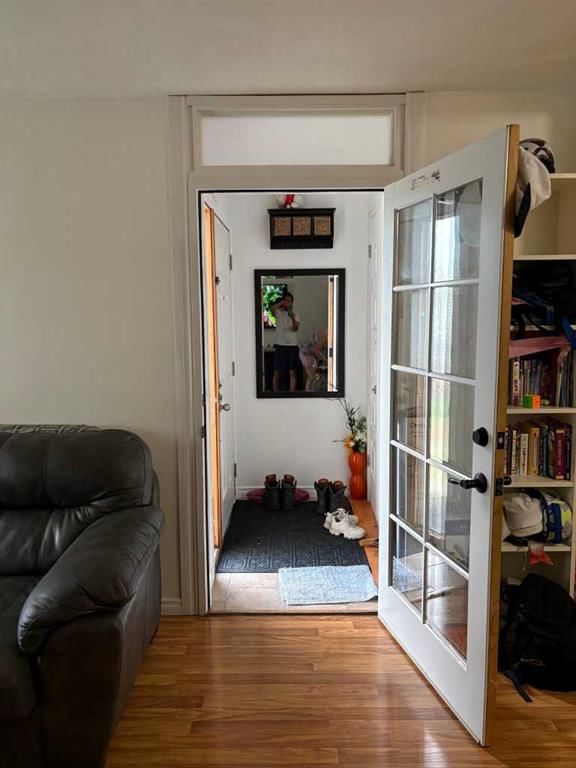 83 Whitworth Way NE, Whitehorn — interior photo
