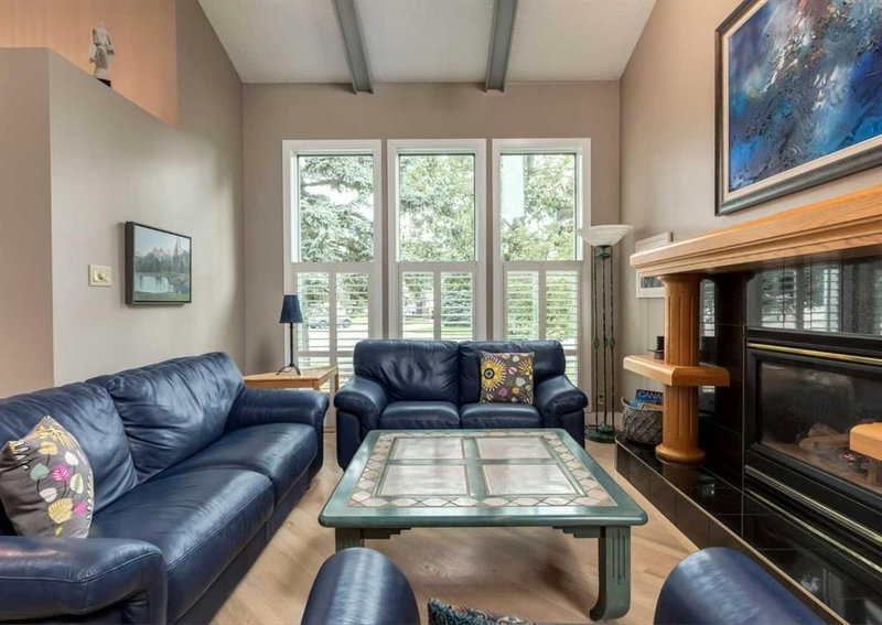 111 Hawksbrow Drive NW, Hawkwood — interior photo 5