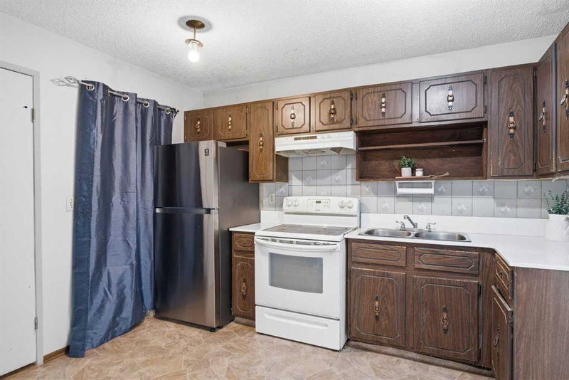56 Pinecliff Close NE, Pineridge — interior photo 6
