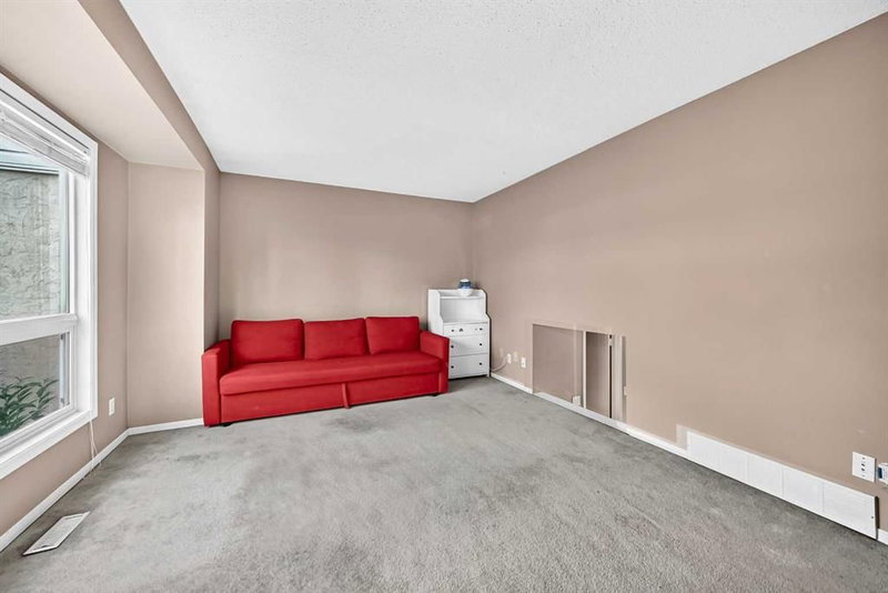 13, 123 Queensland Drive SE, Queensland — interior photo 6