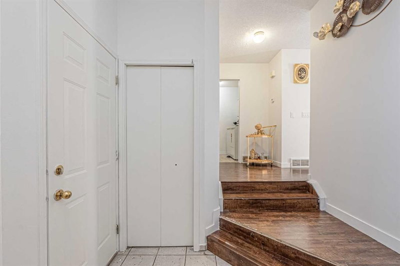 35 Martin Crossing Park NE, Martindale — interior photo