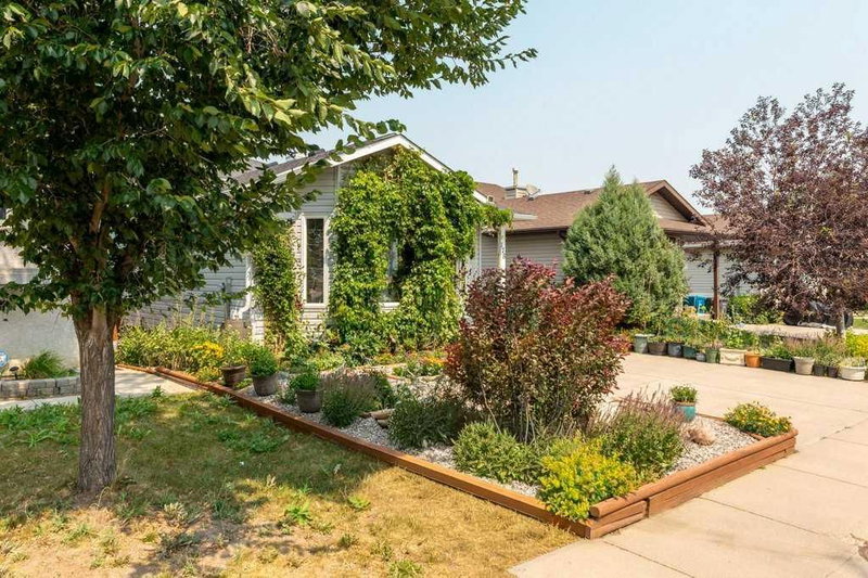 178 Peigan Court W
