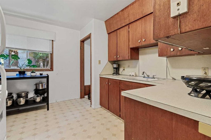 3803 4 Avenue SW, Spruce Cliff — interior photo 5