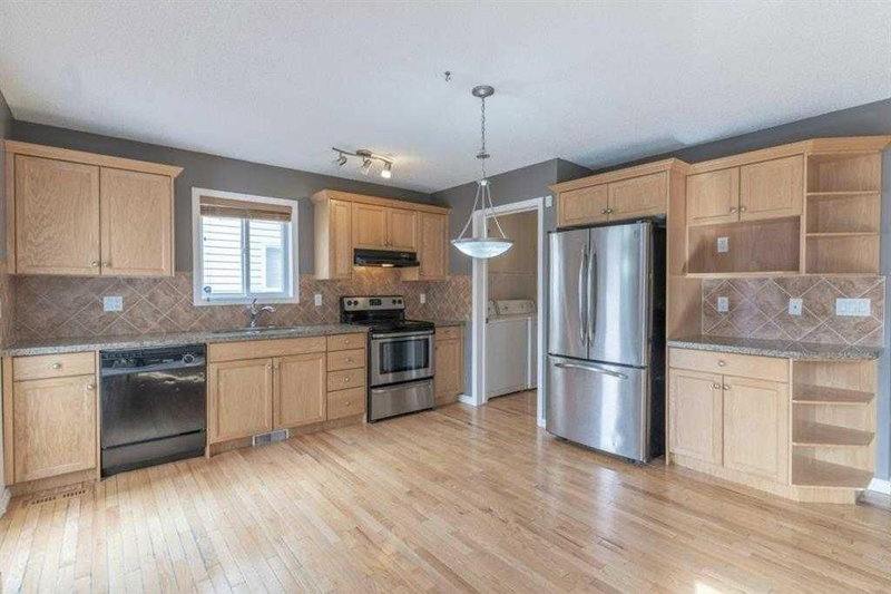57 Royal Birch Crescent NW, Royal Oak — interior photo 7