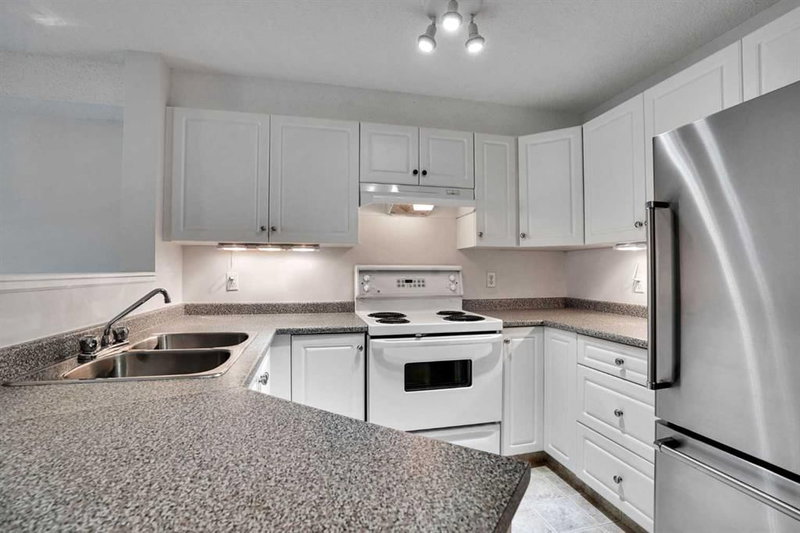 219, 4000 Citadel Meadow Point NW, Citadel — interior photo