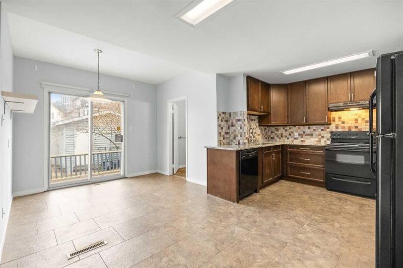 528 21 Avenue SW, Cliff Bungalow — interior photo 6