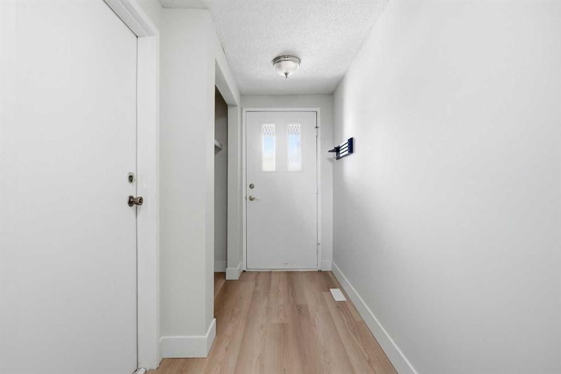 7003 Ranchero Road NW, Ranchlands — interior photo 5