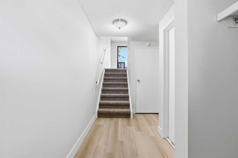 7003 Ranchero Road NW, Ranchlands — interior photo 6