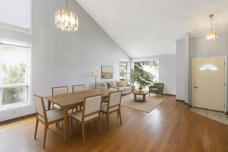 32 Del Rio Place NE, Monterey Park — interior photo