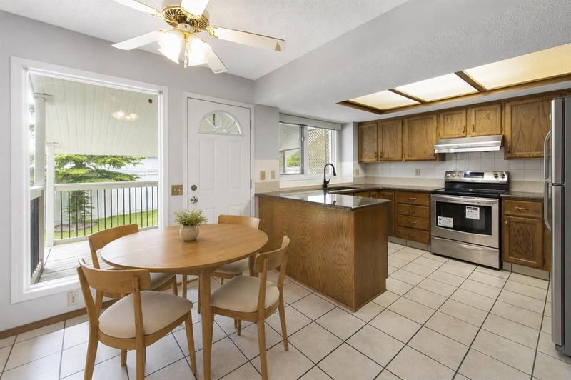 32 Del Rio Place NE, Monterey Park — interior photo 5