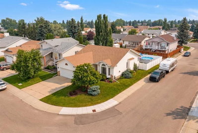 70 Densmore Crescent