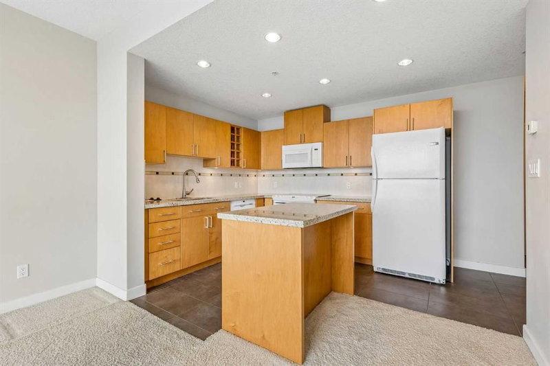 2204, 77 Spruce Place SW, Spruce Cliff — interior photo
