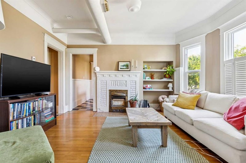 831 4A Street NE, Renfrew — interior photo 5