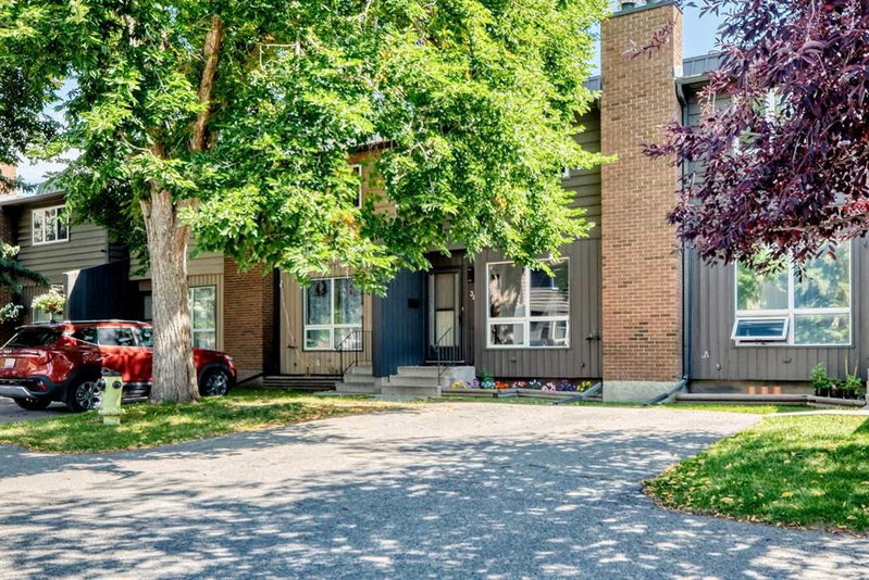34, 9908 Bonaventure Drive SE, Willow Park — interior photo