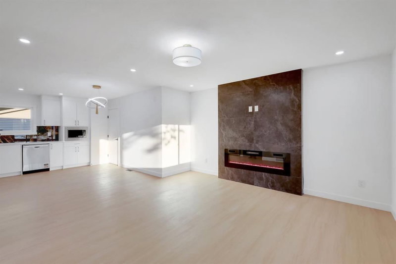 1174 abbeydale Drive NE, Abbeydale — interior photo 7