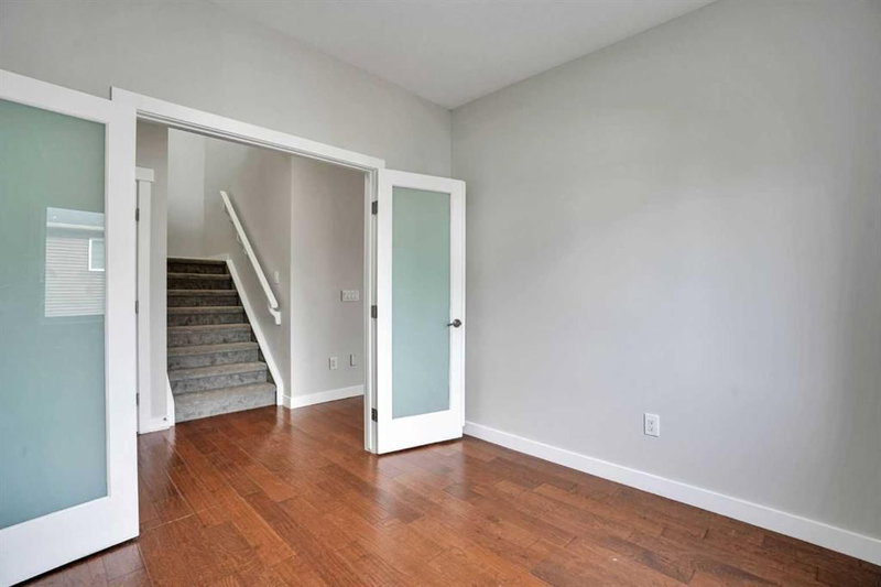 368 Nolanhurst Crescent NW, Nolan Hill — interior photo