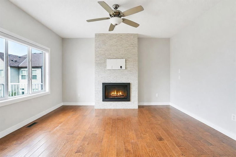 368 Nolanhurst Crescent NW, Nolan Hill — interior photo 6
