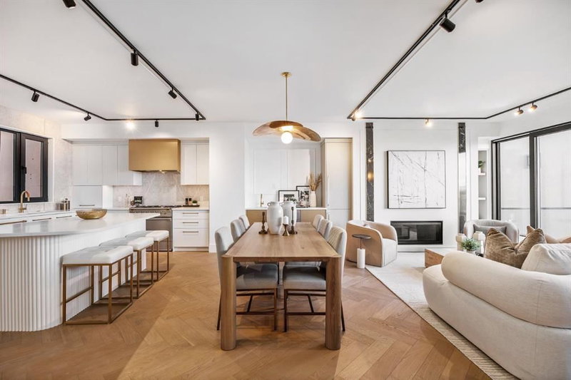1, 2703 Erlton Street SW, Erlton — interior photo 5
