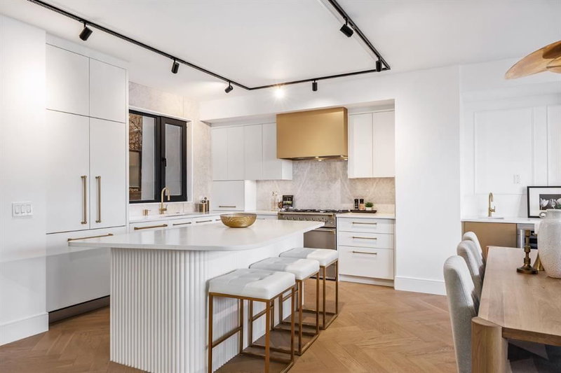 1, 2703 Erlton Street SW, Erlton — interior photo 6