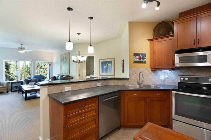 405, 10 Discovery Ridge Close SW, Discovery Ridge — interior photo