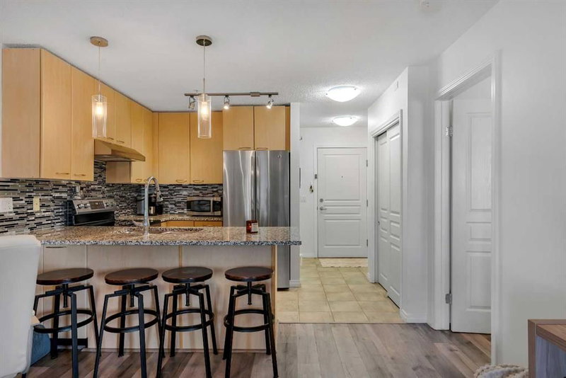 214, 5115 Richard Road SW, Lincoln Park — interior photo 6