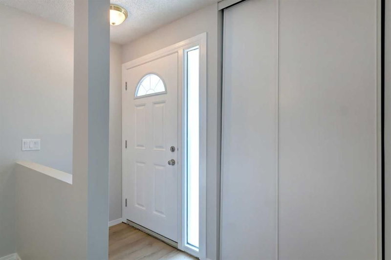 37, 3015 51 Street SW, Glenbrook — interior photo 5