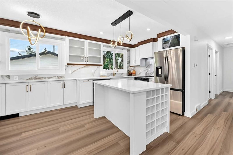 808 Avonlea Place SE, Acadia — interior photo 5