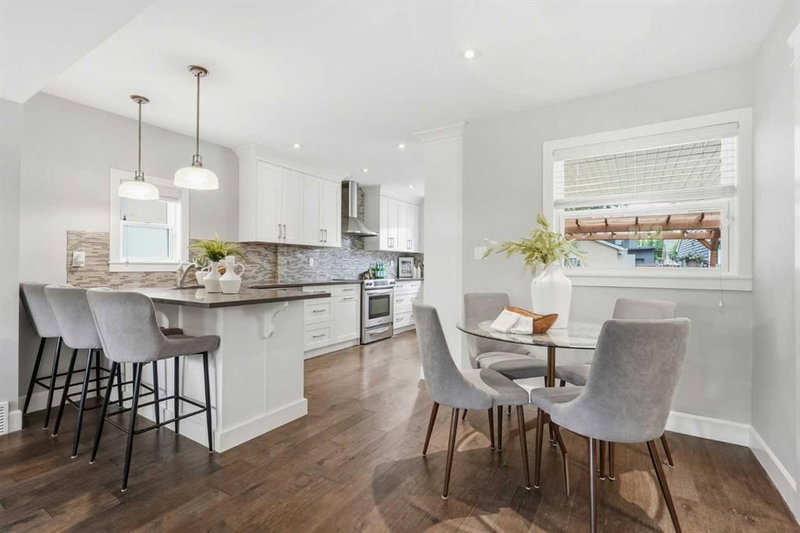 121 15 Street NW, Hillhurst — interior photo 5