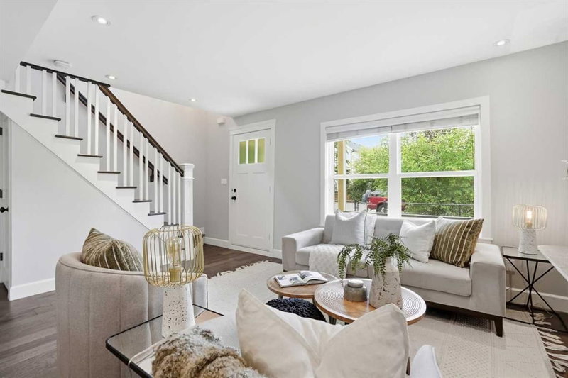 121 15 Street NW, Hillhurst — interior photo 6