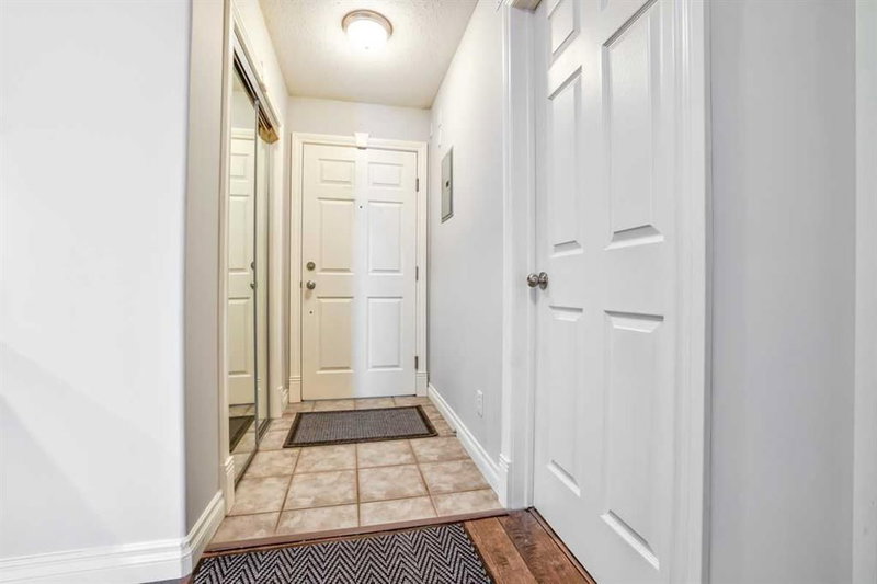 213, 1631 28 Avenue SW, South Calgary — interior photo