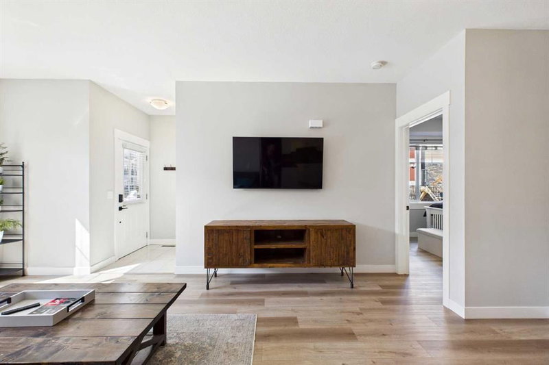 1, 67 West Coach Manor SW, West Springs — interior photo