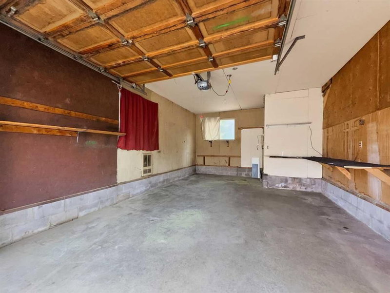 207 Deer Ridge Way SE, Deer Ridge — interior photo
