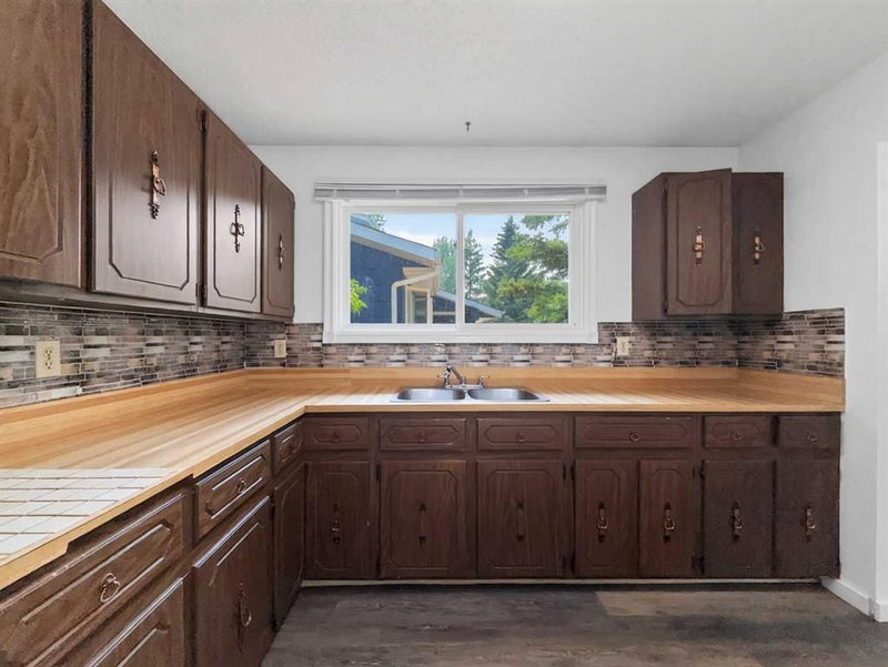207 Deer Ridge Way SE, Deer Ridge — interior photo 7