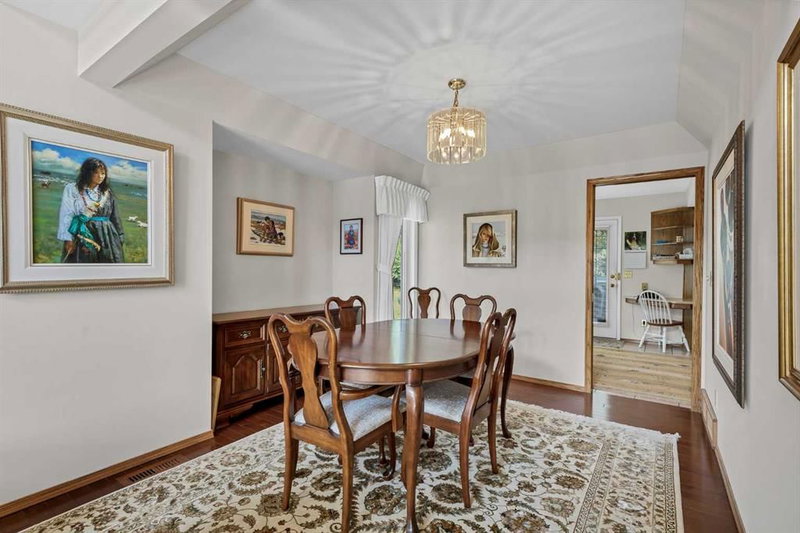 22 Varsity Estates View NW, Varsity — interior photo 5