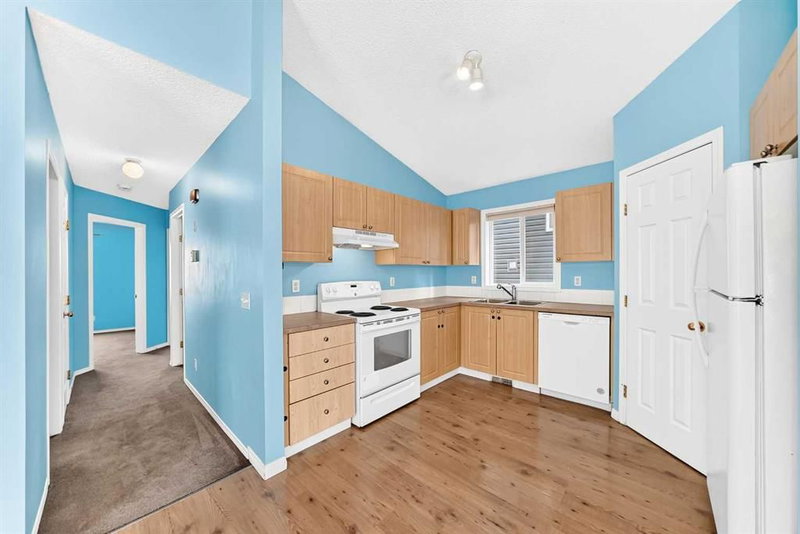 76 Coville Close NE, Coventry Hills — interior photo 5