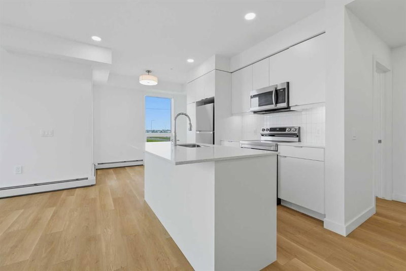 1301, 8500 19 Avenue, Belvedere — interior photo