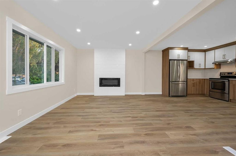 2231 40 Street SE, Forest Lawn — interior photo 5