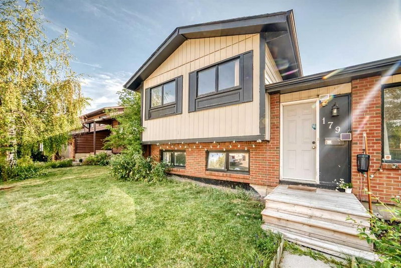 179 Deer Ridge Way SE, Deer Ridge — interior photo