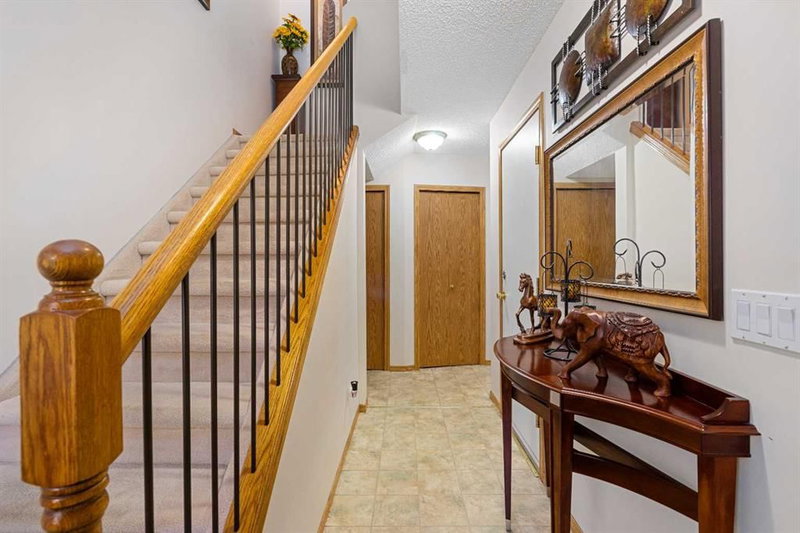 160 Millview Green SW, Millrise — interior photo