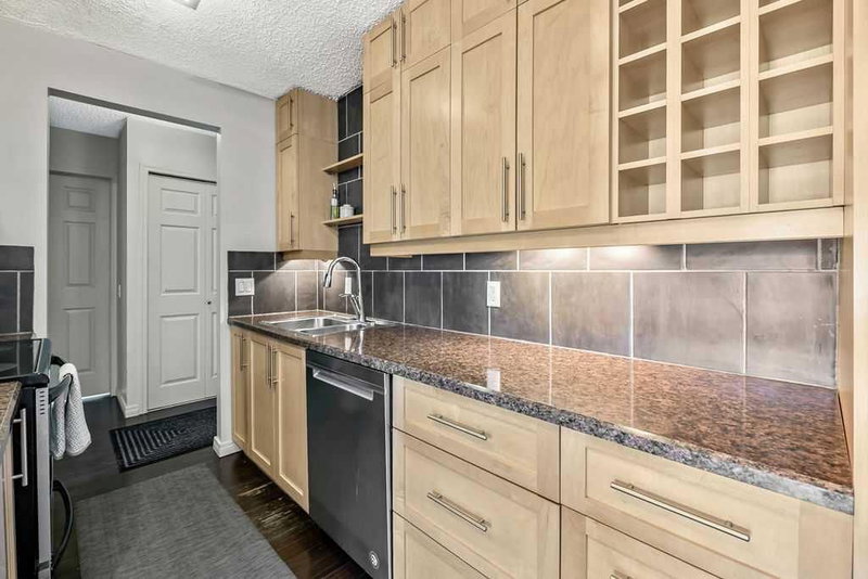 402, 2140 17A Street SW, Bankview — interior photo 7