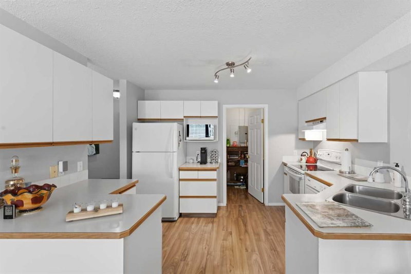 208, 105 7 Avenue SE, Southeast Central High River — interior photo 6