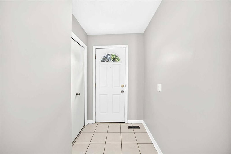 315 Georgian Villas NE, Marlborough Park — interior photo