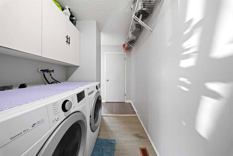 32 Shawmeadows Road SW, Shawnessy — interior photo 7