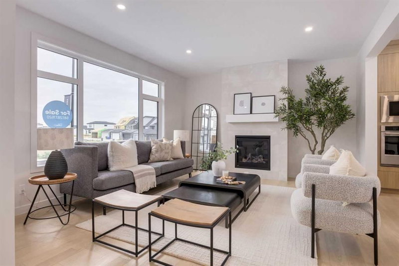 236 Bluerock Street SW, Alpine Park — interior photo