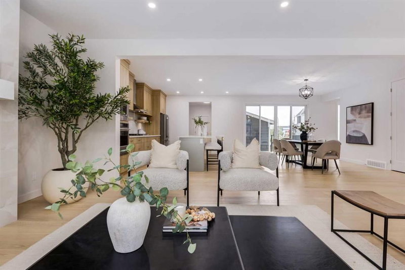236 Bluerock Street SW, Alpine Park — interior photo 7