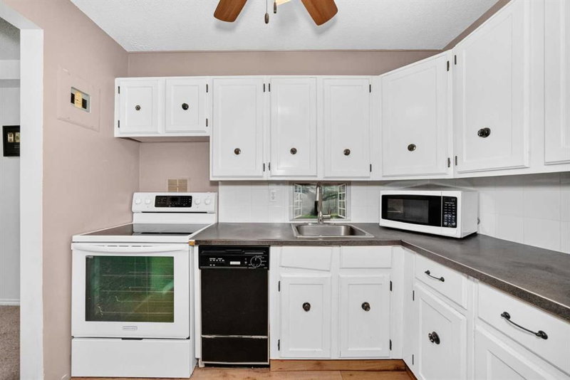 9106, 315 Southampton Drive SW, Southwood — interior photo 6