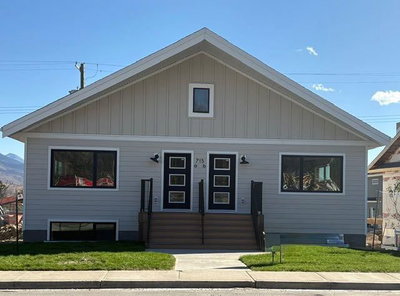 715 A & B Geikie Street
