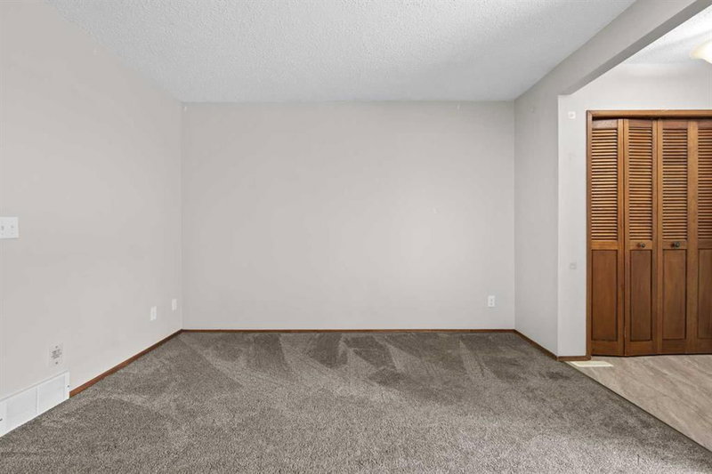 116, 6103 Madigan Drive NE, Marlborough Park — interior photo 6